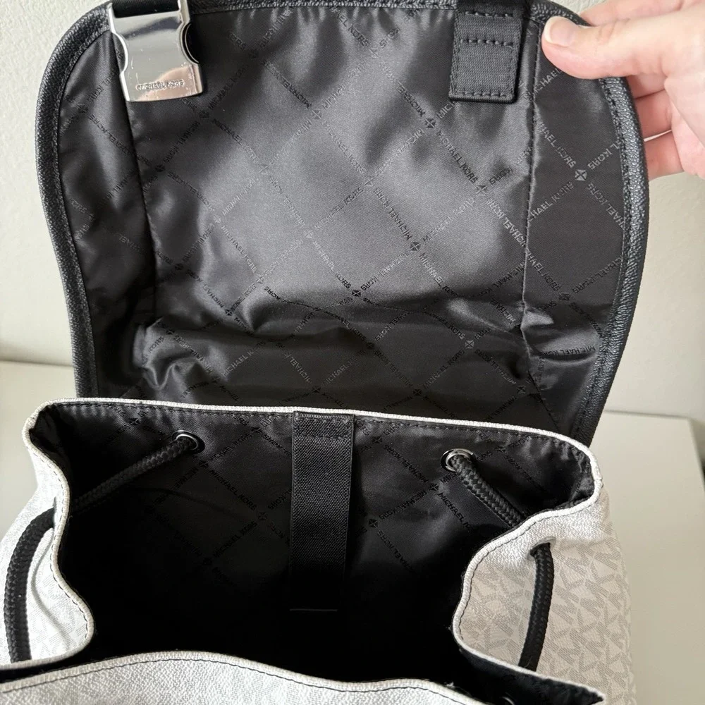 Michael Kors Cooper Logo‎ Backpack White Classic Preppy Travel Elegant Canvas